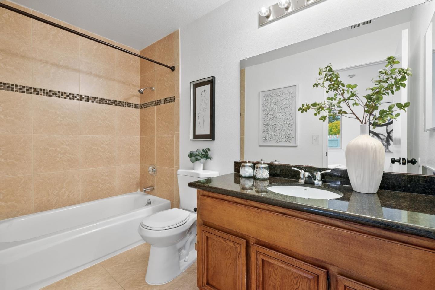 Detail Gallery Image 17 of 27 For 2531 Village Dr, Union City,  CA 94587 - 2 Beds | 2/1 Baths