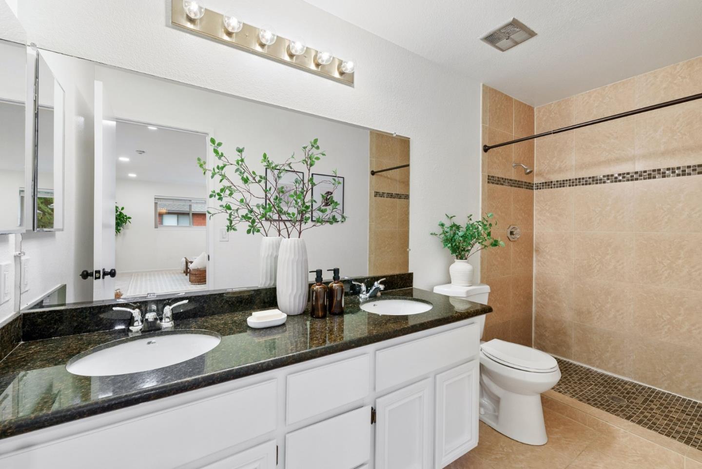 Detail Gallery Image 21 of 27 For 2531 Village Dr, Union City,  CA 94587 - 2 Beds | 2/1 Baths