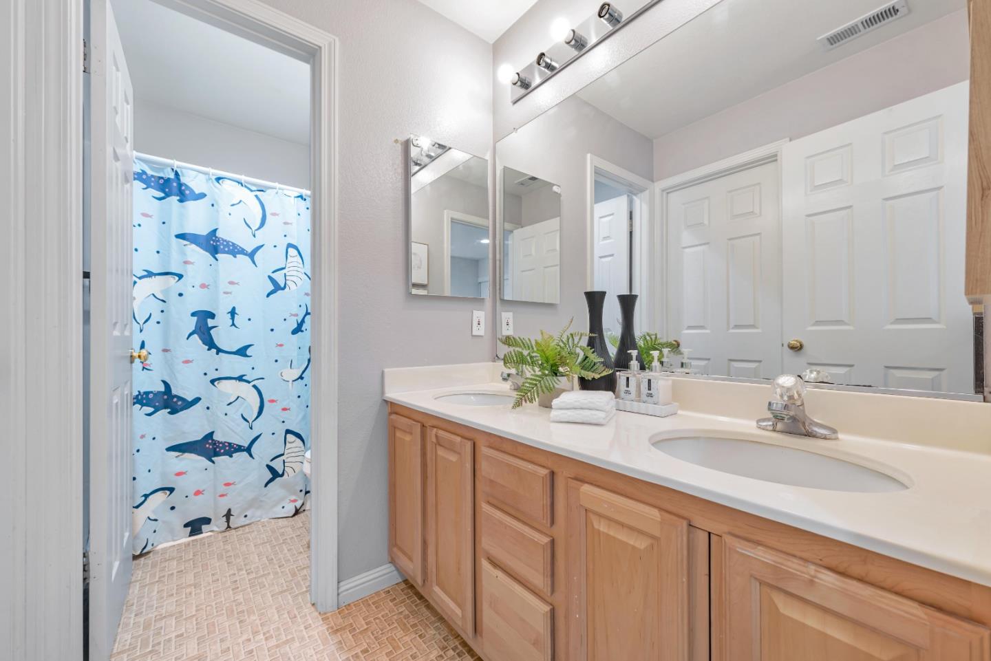 Detail Gallery Image 15 of 28 For 187 Cheryl Beck Dr, San Jose,  CA 95119 - 3 Beds | 2/1 Baths