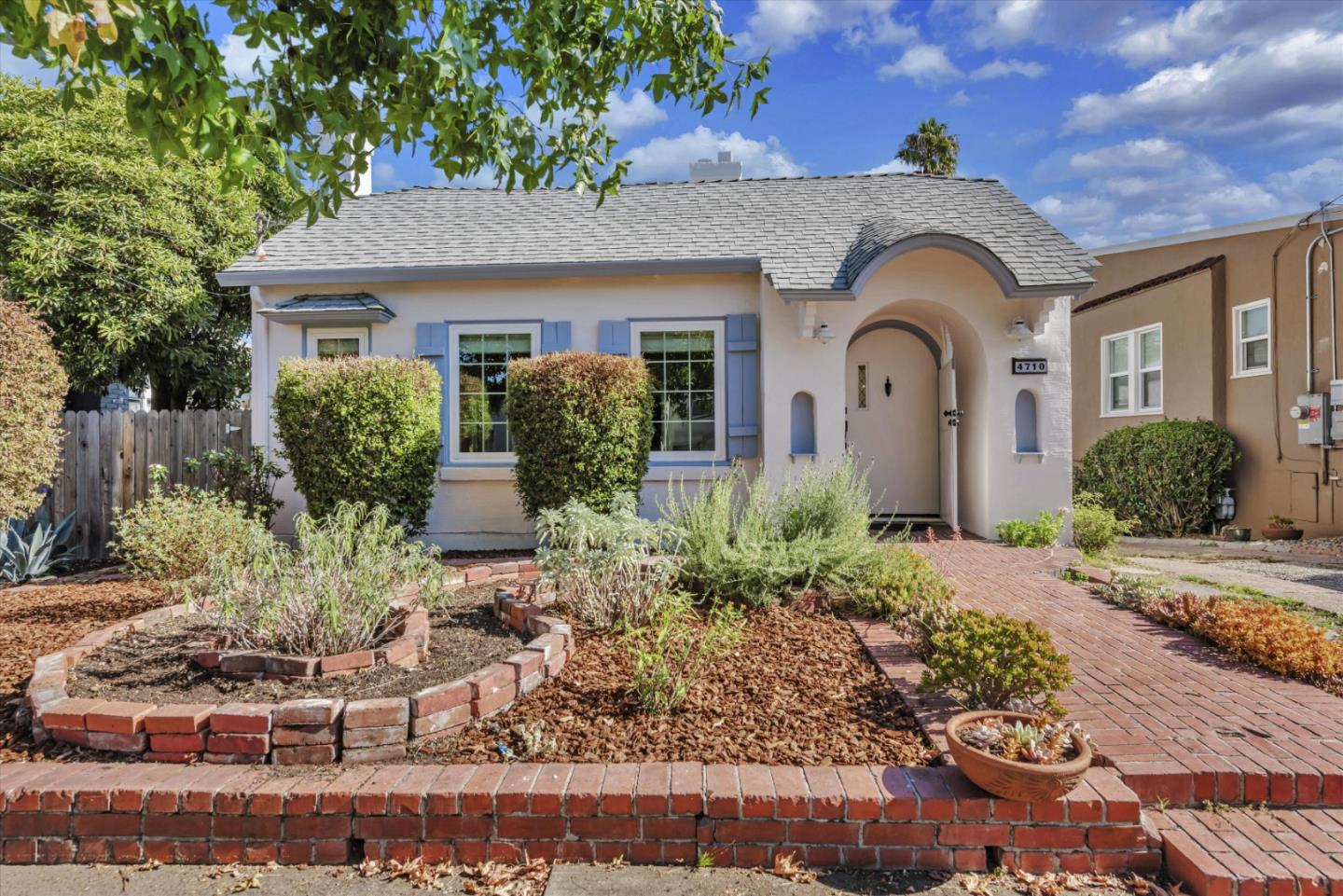 Detail Gallery Image 1 of 1 For 4710 Meldon Ave, Oakland,  CA 94619 - 2 Beds | 1 Baths