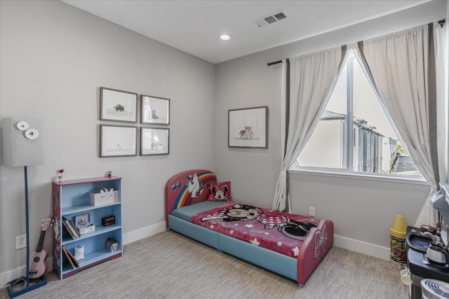 Detail Gallery Image 16 of 44 For 2072 Tarob Ct, Milpitas,  CA 95035 - 3 Beds | 2/1 Baths