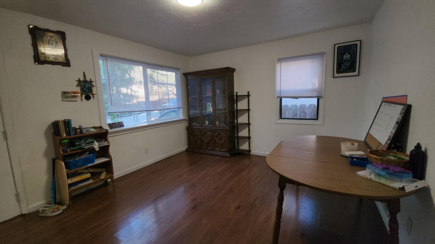 Detail Gallery Image 11 of 25 For 4585 W 40th St, Clearlake,  CA 95422 - 4 Beds | 2 Baths