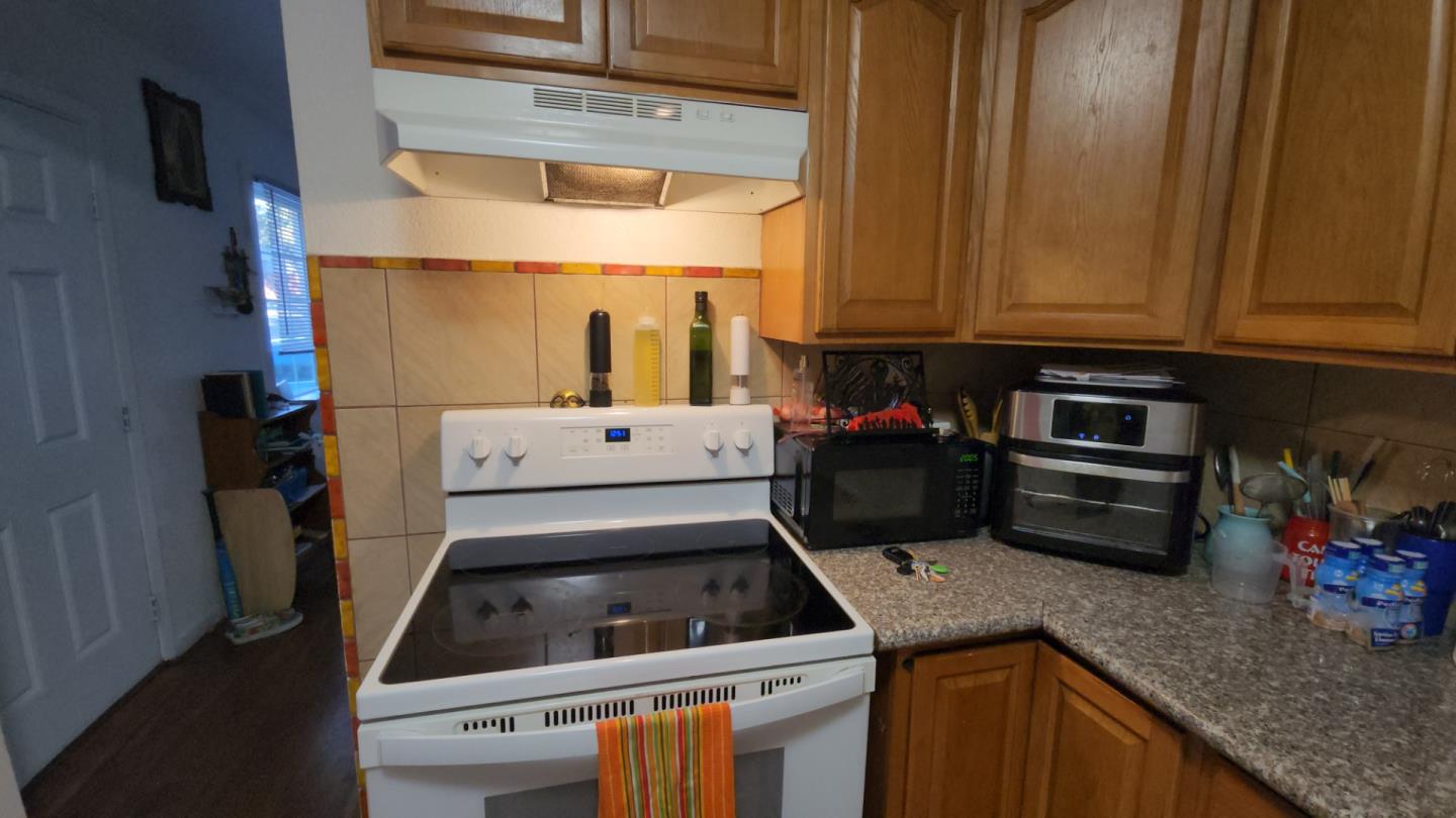 Detail Gallery Image 12 of 25 For 4585 W 40th St, Clearlake,  CA 95422 - 4 Beds | 2 Baths