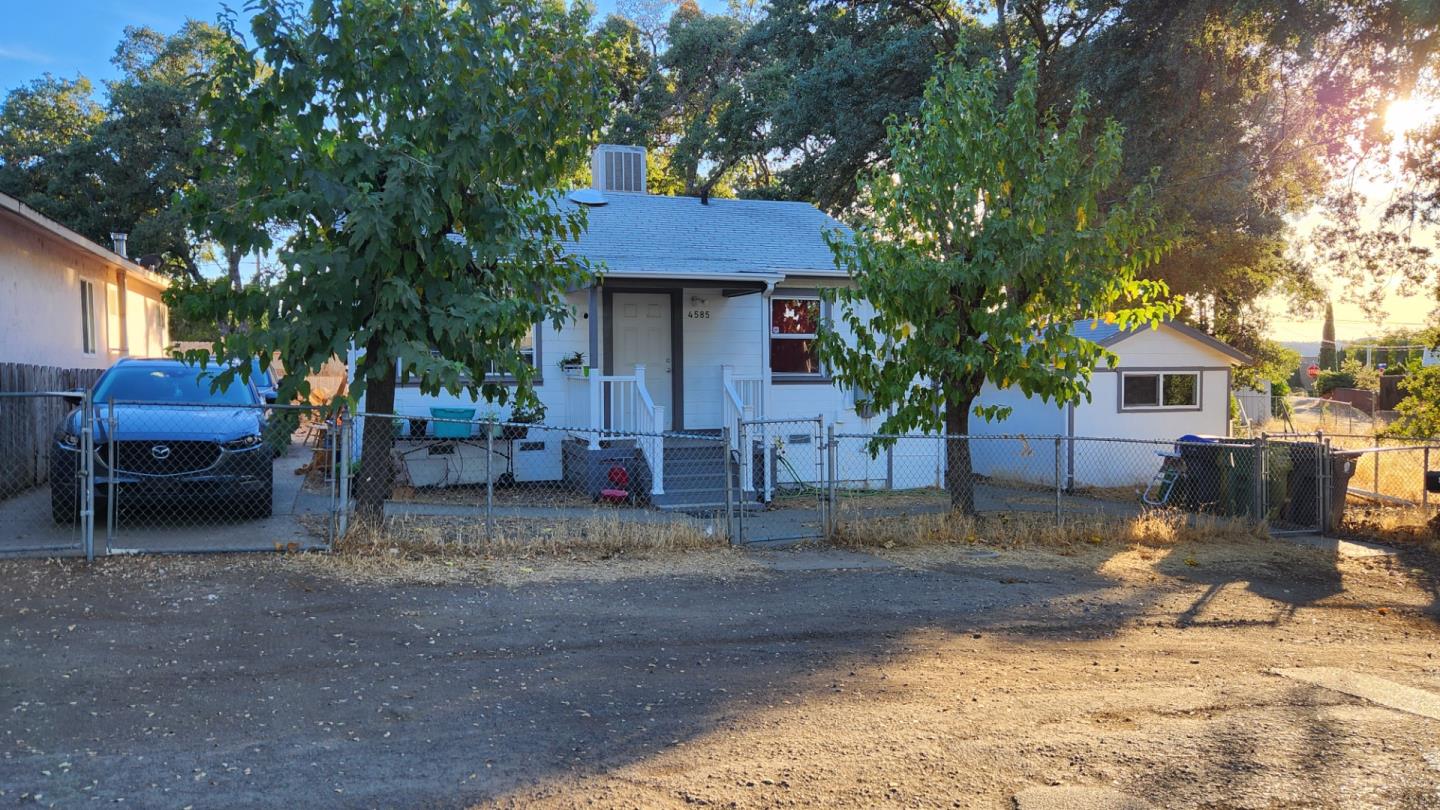 Detail Gallery Image 2 of 25 For 4585 W 40th St, Clearlake,  CA 95422 - 4 Beds | 2 Baths