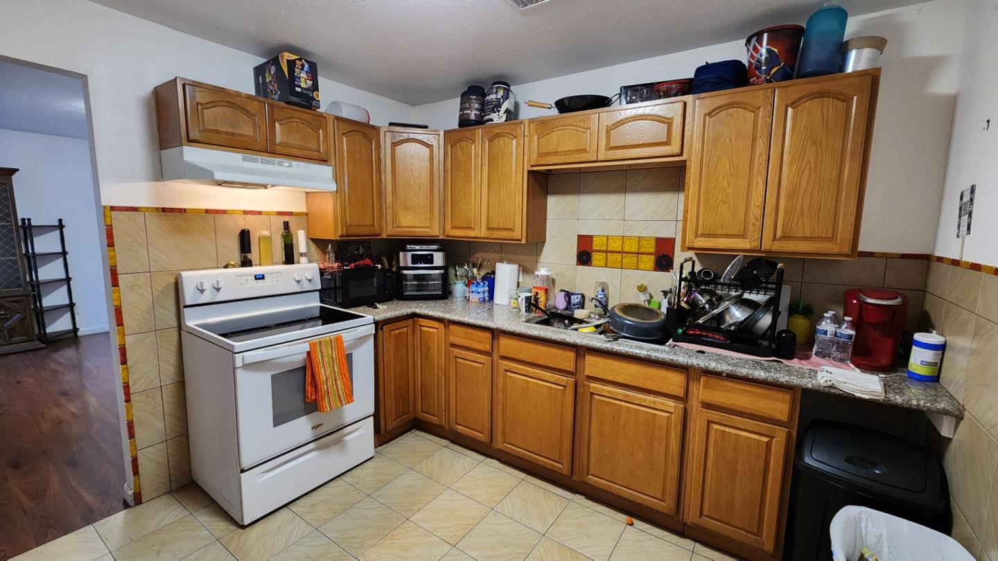 Detail Gallery Image 6 of 25 For 4585 W 40th St, Clearlake,  CA 95422 - 4 Beds | 2 Baths