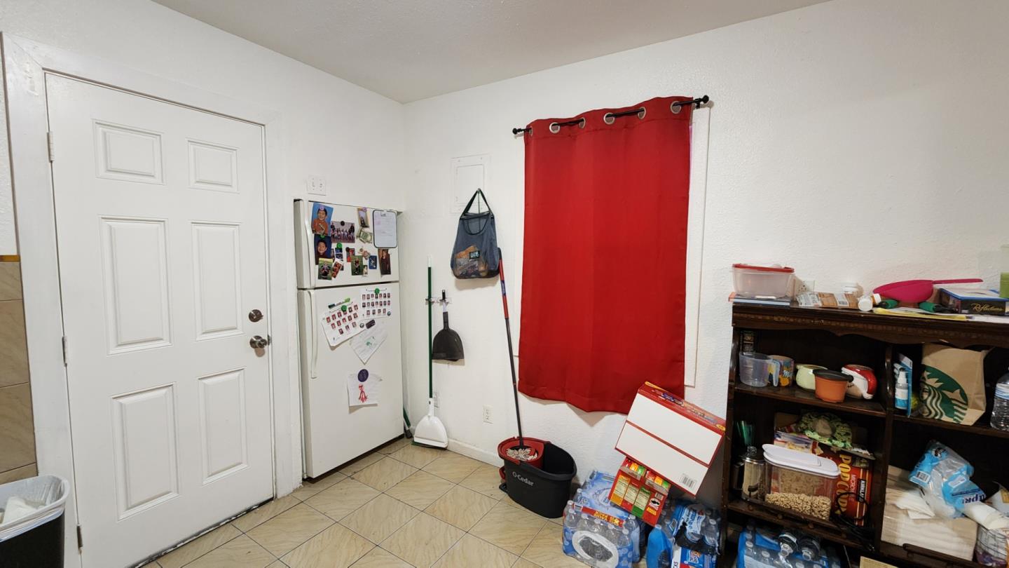 Detail Gallery Image 7 of 25 For 4585 W 40th St, Clearlake,  CA 95422 - 4 Beds | 2 Baths