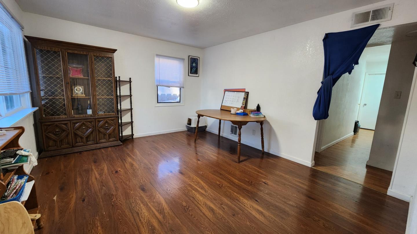 Detail Gallery Image 8 of 25 For 4585 W 40th St, Clearlake,  CA 95422 - 4 Beds | 2 Baths