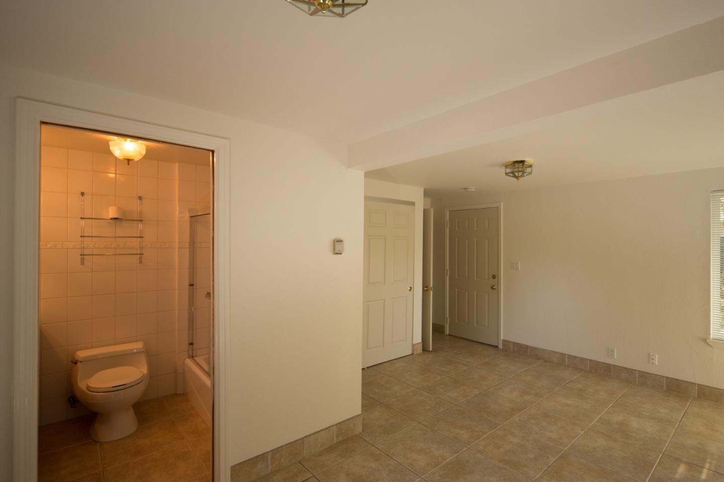 Detail Gallery Image 3 of 13 For 519 Hope #B,  Mountain View,  CA 94041 - 1 Beds | 1 Baths