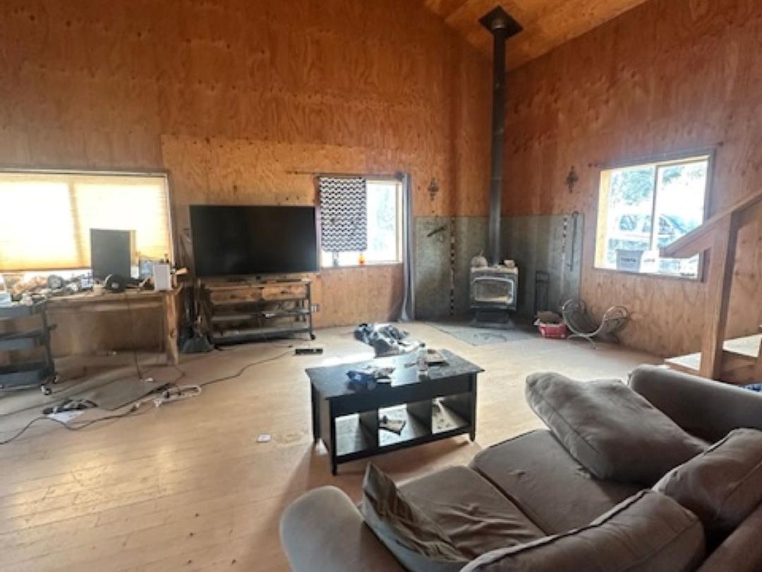 Detail Gallery Image 20 of 33 For 1900 Devils Gulch Rd, Hayfork,  CA 96041 - 2 Beds | 1 Baths