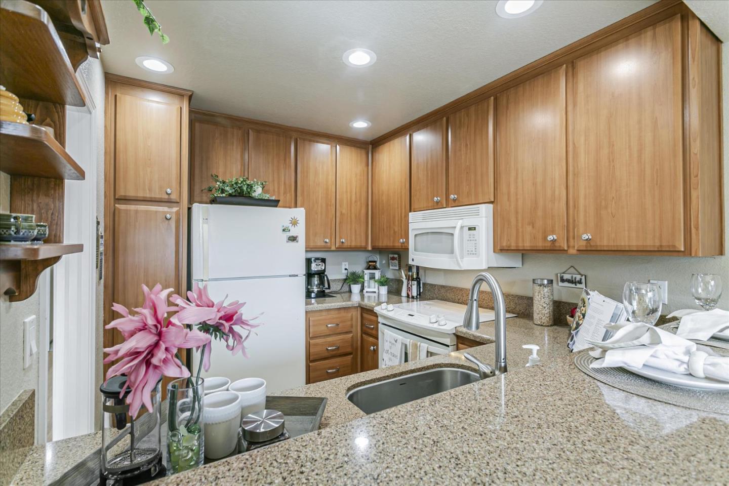 Detail Gallery Image 9 of 32 For 142 La Crosse Dr, Morgan Hill,  CA 95037 - 2 Beds | 2 Baths