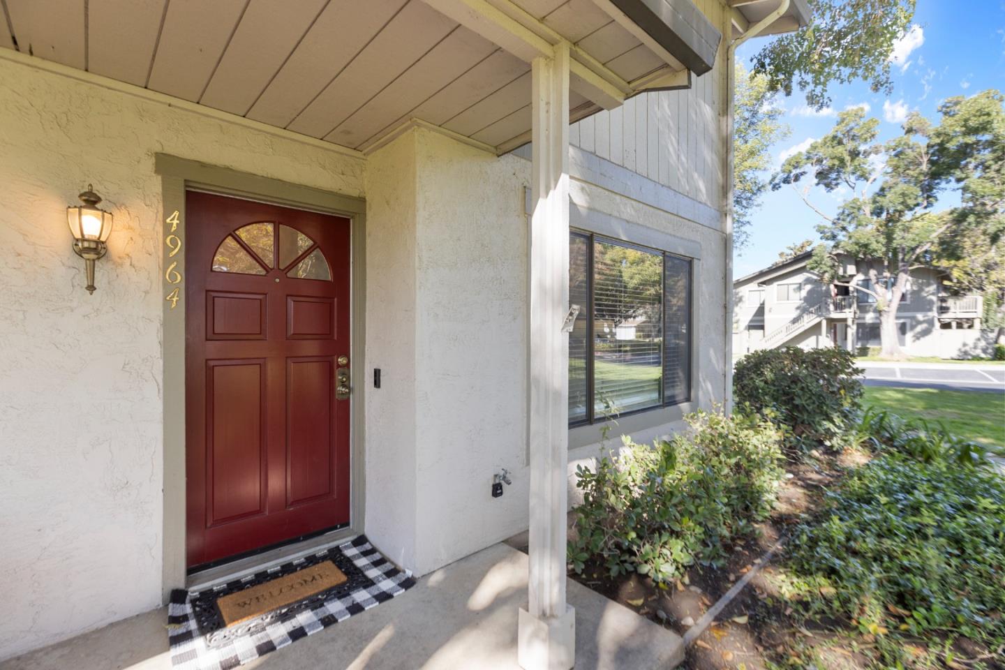 Detail Gallery Image 1 of 39 For 4964 Flat Rock Cir, San Jose,  CA 95136 - 3 Beds | 2/1 Baths