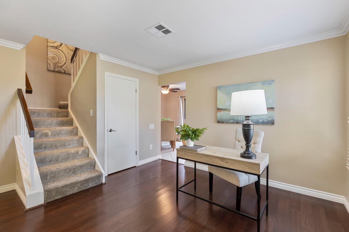 Detail Gallery Image 8 of 39 For 4964 Flat Rock Cir, San Jose,  CA 95136 - 3 Beds | 2/1 Baths