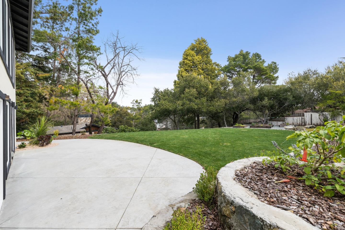 Detail Gallery Image 14 of 15 For 1530 Lakeview Dr #B,  Hillsborough,  CA 94010 - 2 Beds | 1 Baths