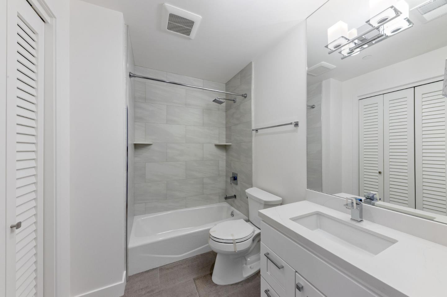 Detail Gallery Image 7 of 9 For 30 Hermosa Ave Ph3,  Millbrae,  CA 94030 - 3 Beds | 2 Baths