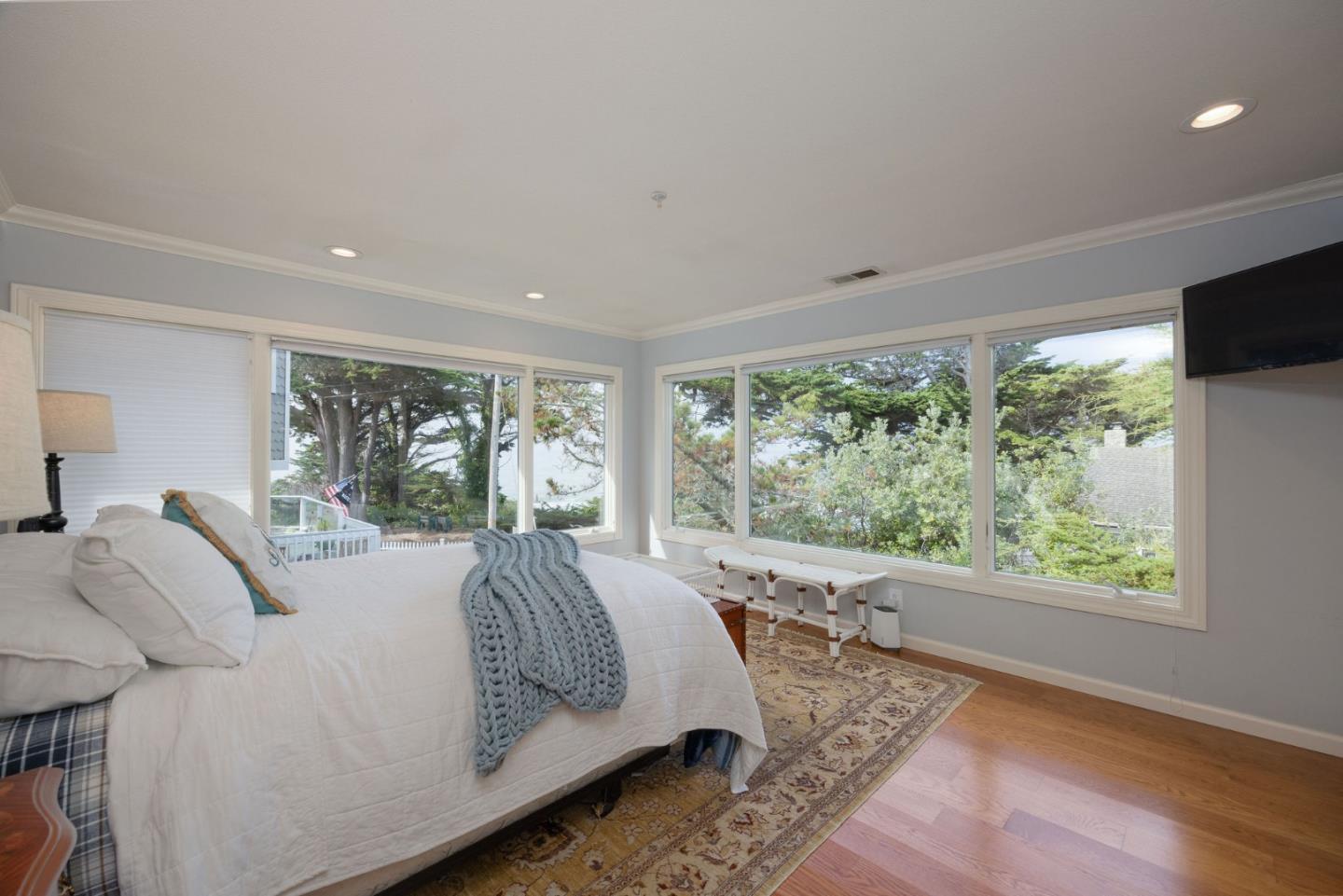 Detail Gallery Image 13 of 25 For 135 Orval Ave, Moss Beach,  CA 94038 - 3 Beds | 2/1 Baths