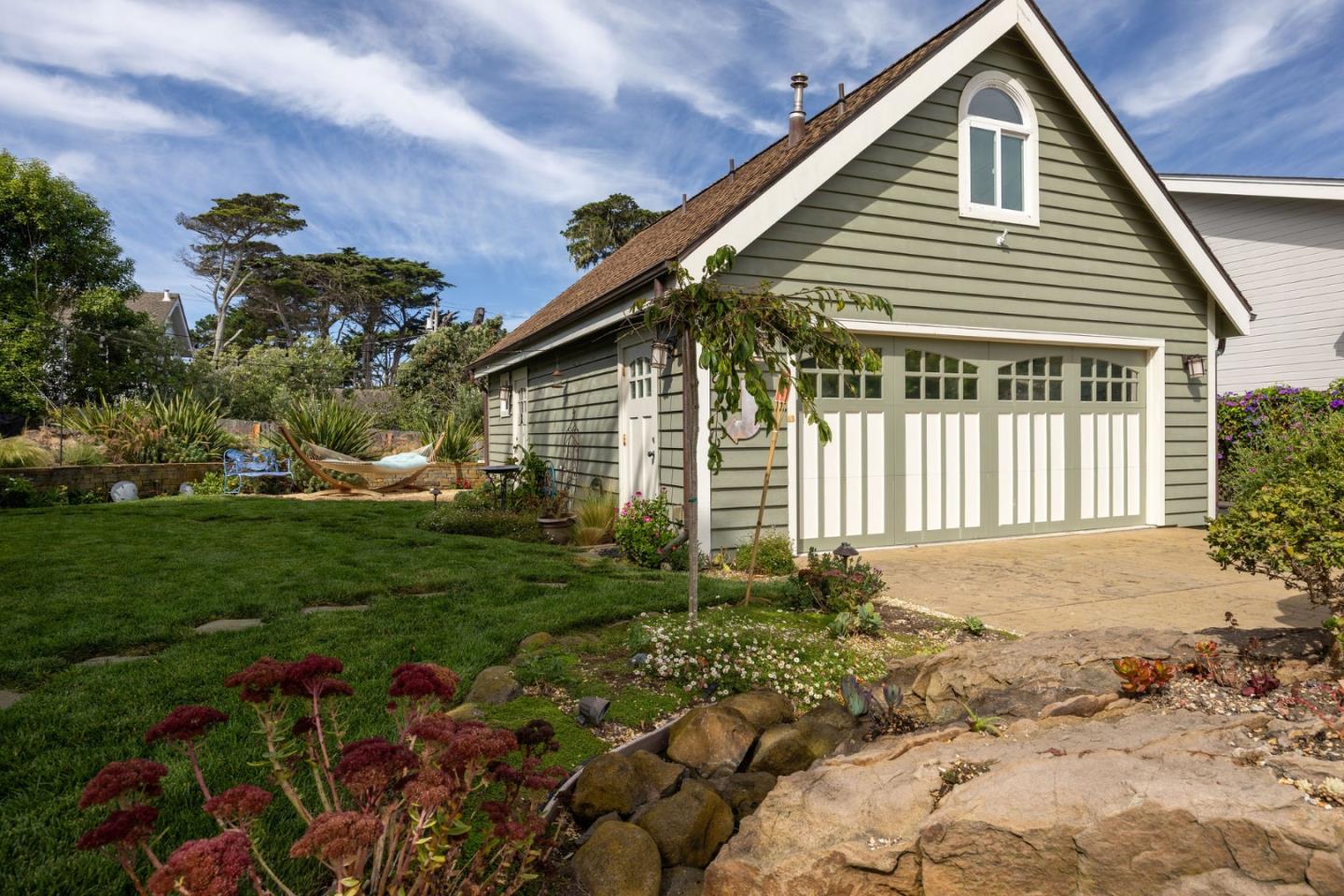 Detail Gallery Image 17 of 25 For 135 Orval Ave, Moss Beach,  CA 94038 - 3 Beds | 2/1 Baths