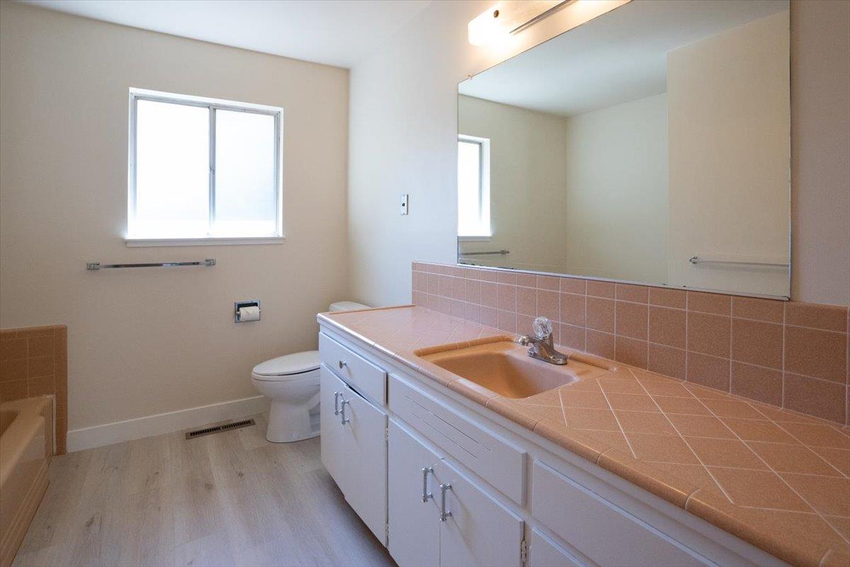 Detail Gallery Image 21 of 24 For 106 La Canada Way, Santa Cruz,  CA 95060 - 3 Beds | 2 Baths