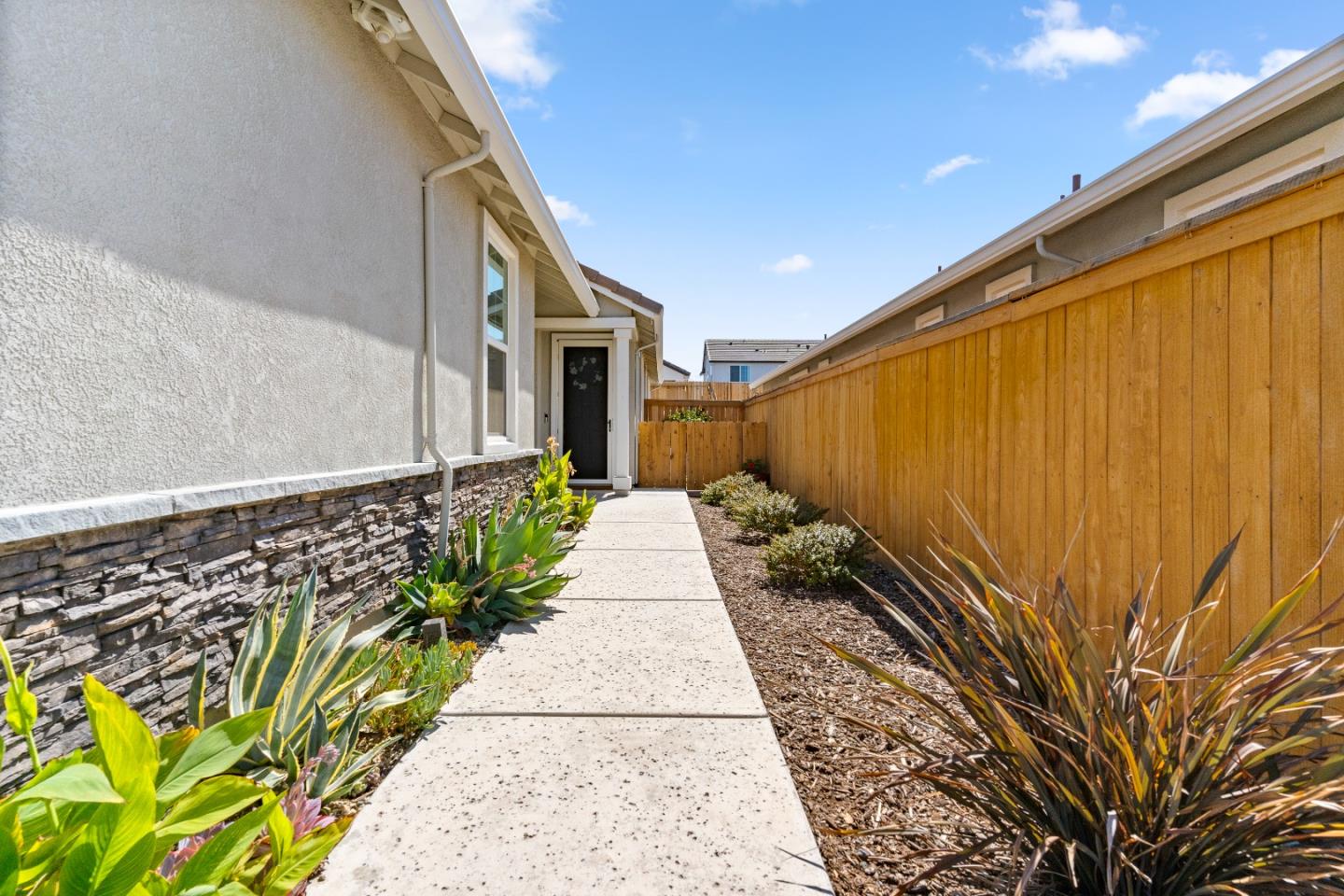 Detail Gallery Image 28 of 36 For 711 Coronado Ct, Lincoln,  CA 95648 - 3 Beds | 2 Baths