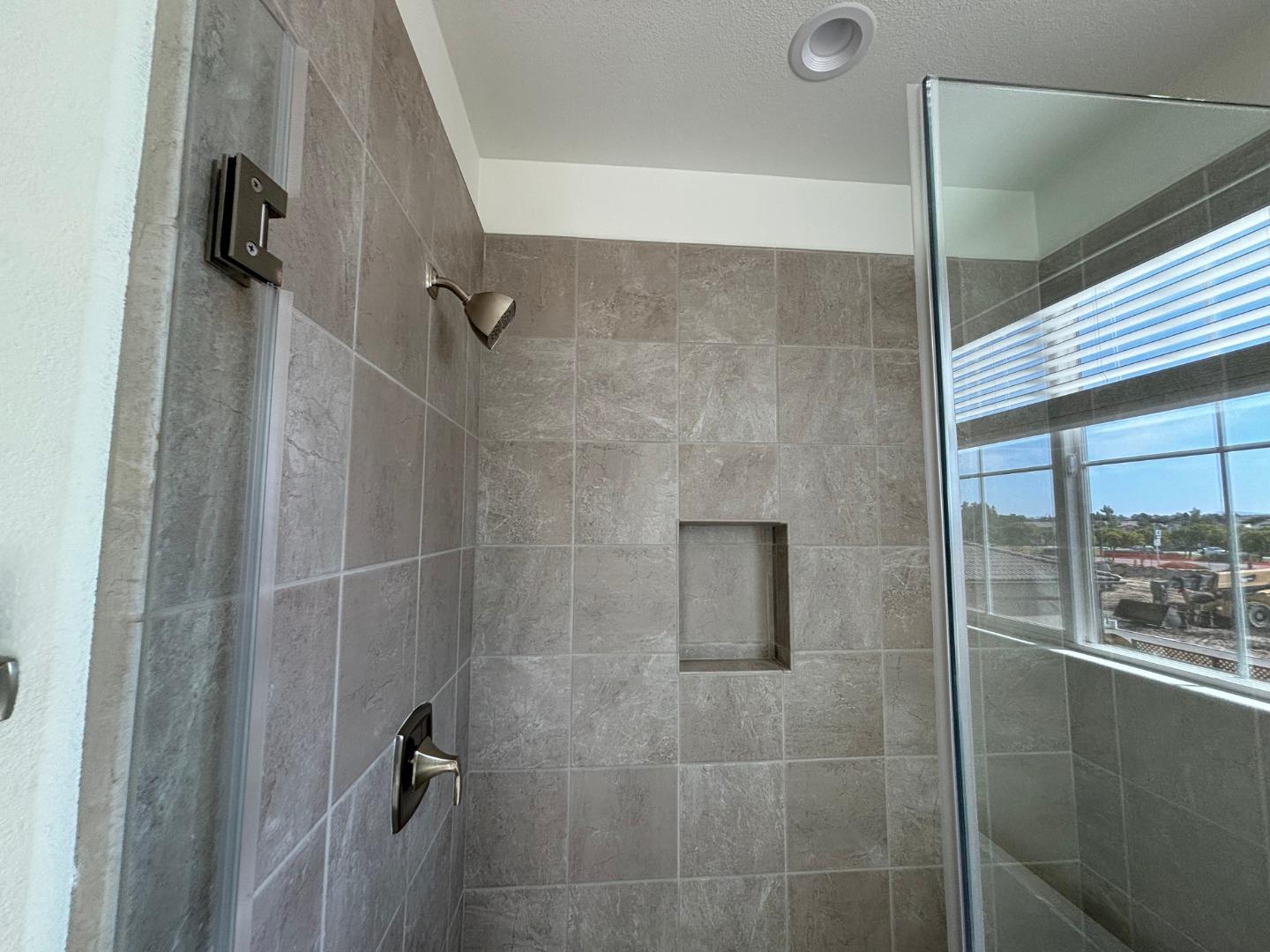 Detail Gallery Image 23 of 26 For 592 Santa Lucia Way, Marina,  CA 93933 - 3 Beds | 2/1 Baths