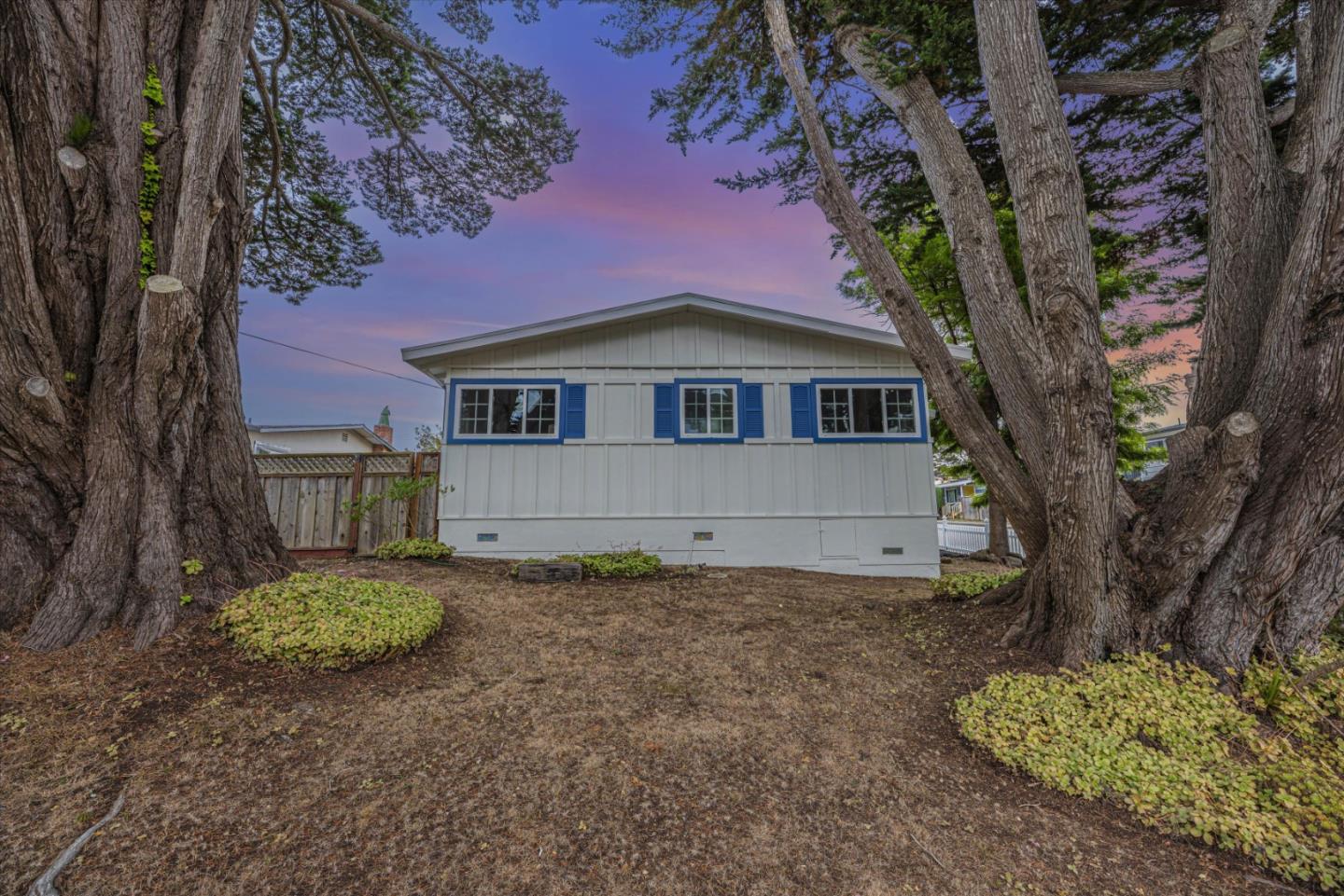 Detail Gallery Image 10 of 72 For 1087 View Way, Pacifica,  CA 94044 - 3 Beds | 2 Baths