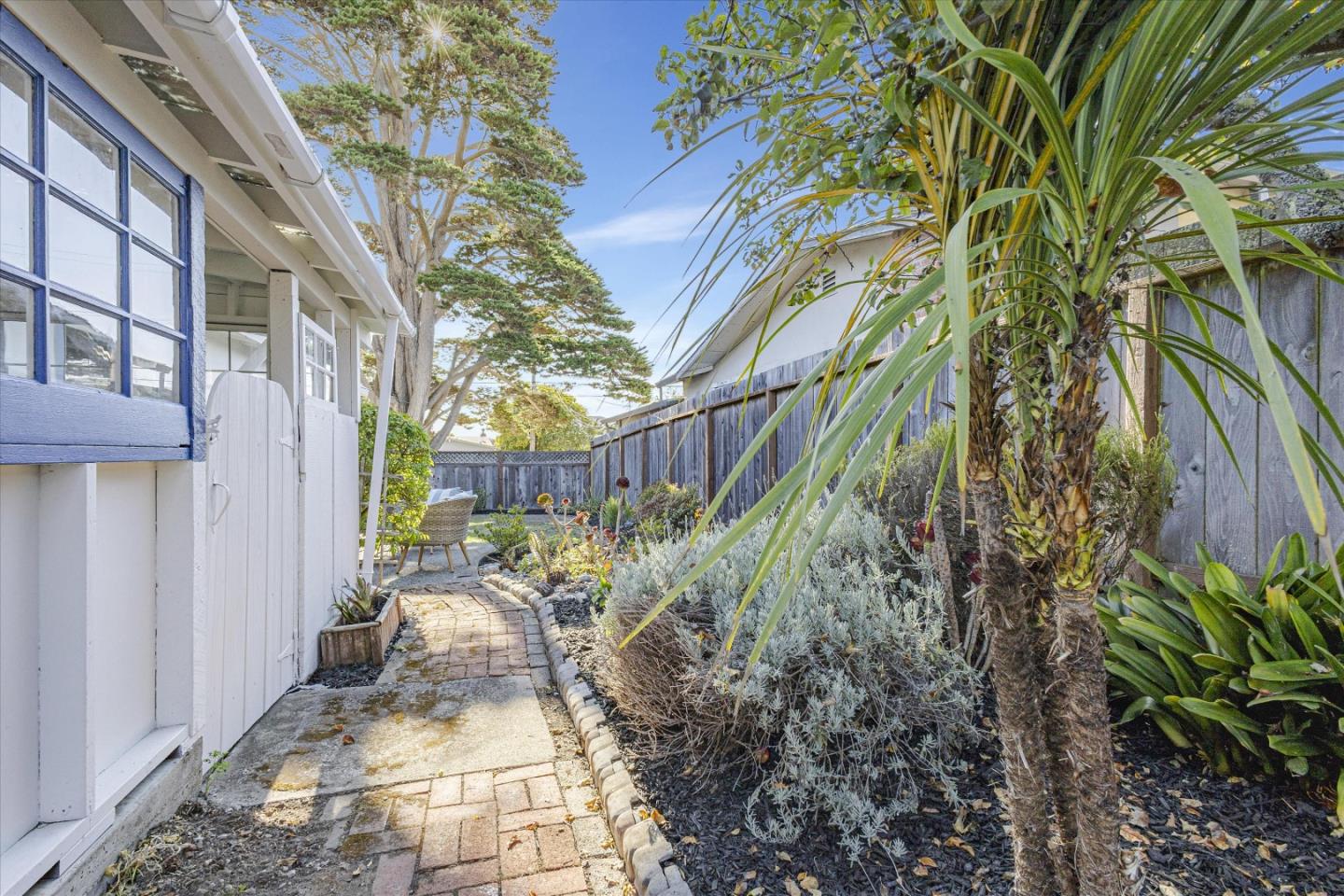 Detail Gallery Image 45 of 72 For 1087 View Way, Pacifica,  CA 94044 - 3 Beds | 2 Baths