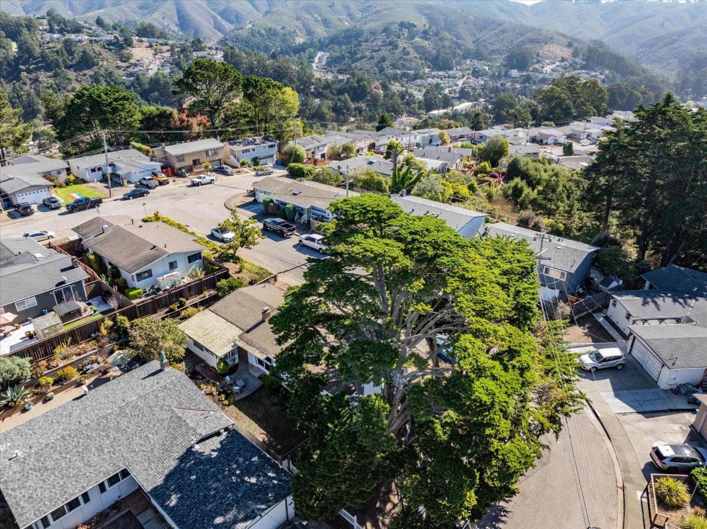 Detail Gallery Image 68 of 72 For 1087 View Way, Pacifica,  CA 94044 - 3 Beds | 2 Baths