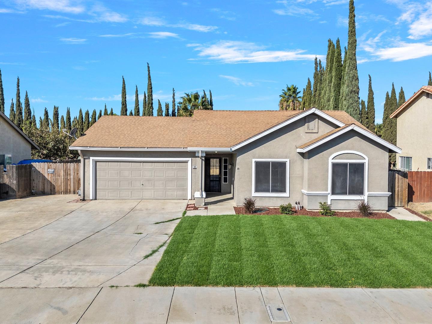 Detail Gallery Image 1 of 30 For 805 Del Rio Dr, Los Banos,  CA 93635 - 3 Beds | 2 Baths