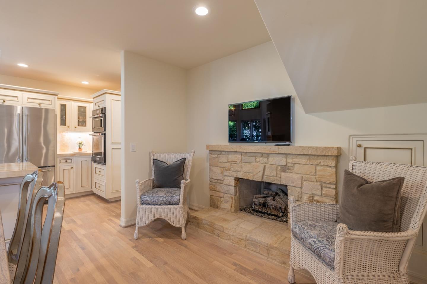 Detail Gallery Image 9 of 31 For 0 Casanova 4 Nw of 13th St, Carmel,  CA 93921 - 3 Beds | 3/1 Baths