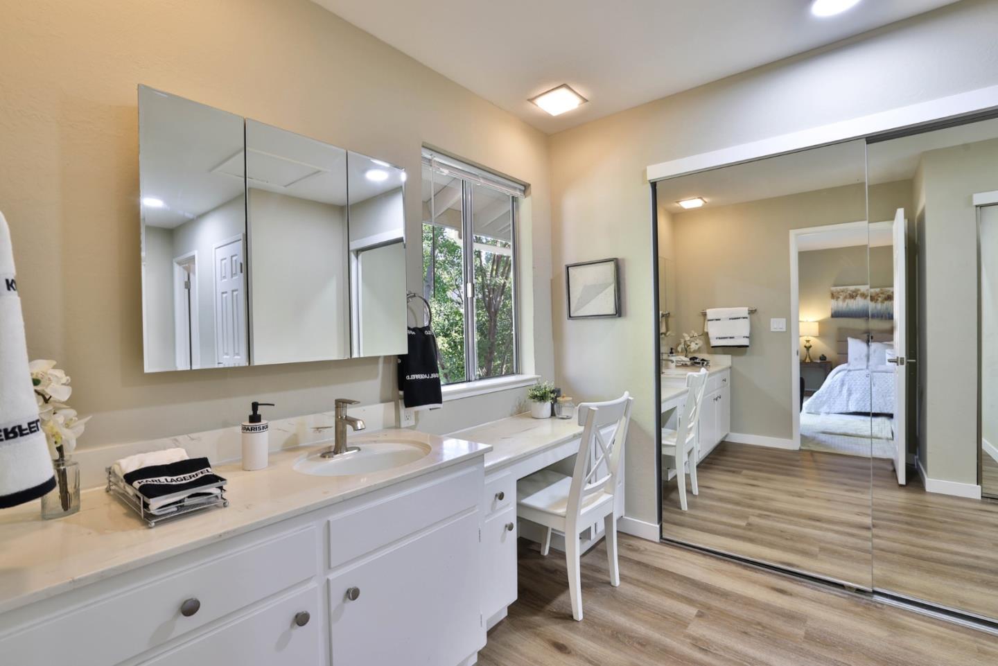 Detail Gallery Image 12 of 38 For 15400 Winchester Blvd #7,  Los Gatos,  CA 95030 - 3 Beds | 2/1 Baths