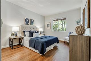 Detail Gallery Image 4 of 14 For 250 Santa Fe Ter #207,  Sunnyvale,  CA 94085 - 2 Beds | 2 Baths