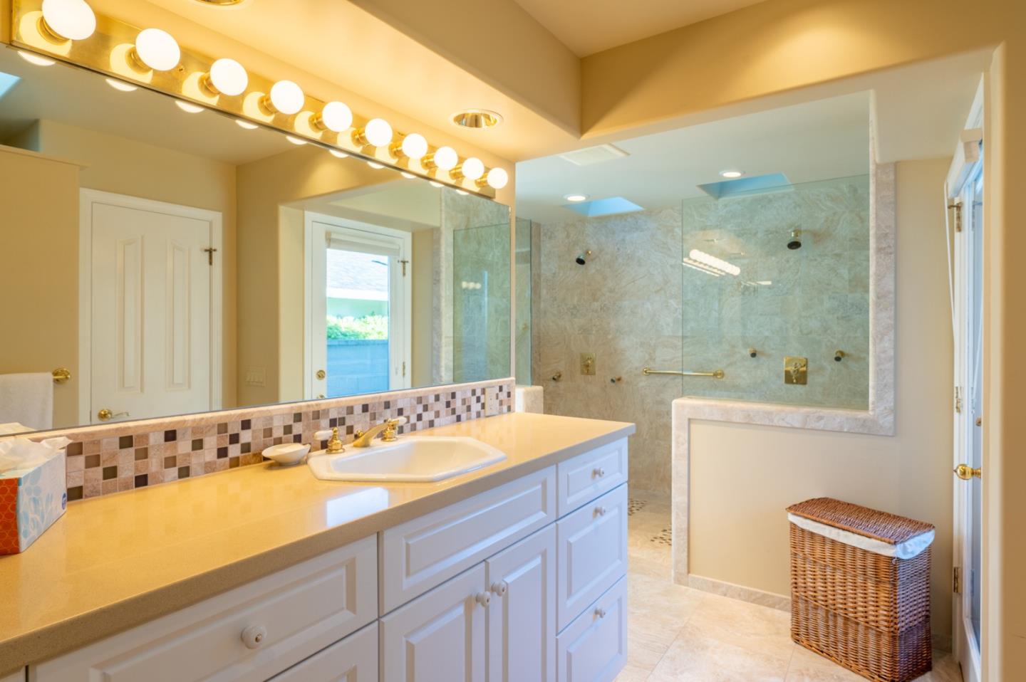 Detail Gallery Image 16 of 27 For 7032 Valley Greens Cir, Carmel,  CA 93923 - 3 Beds | 3/1 Baths