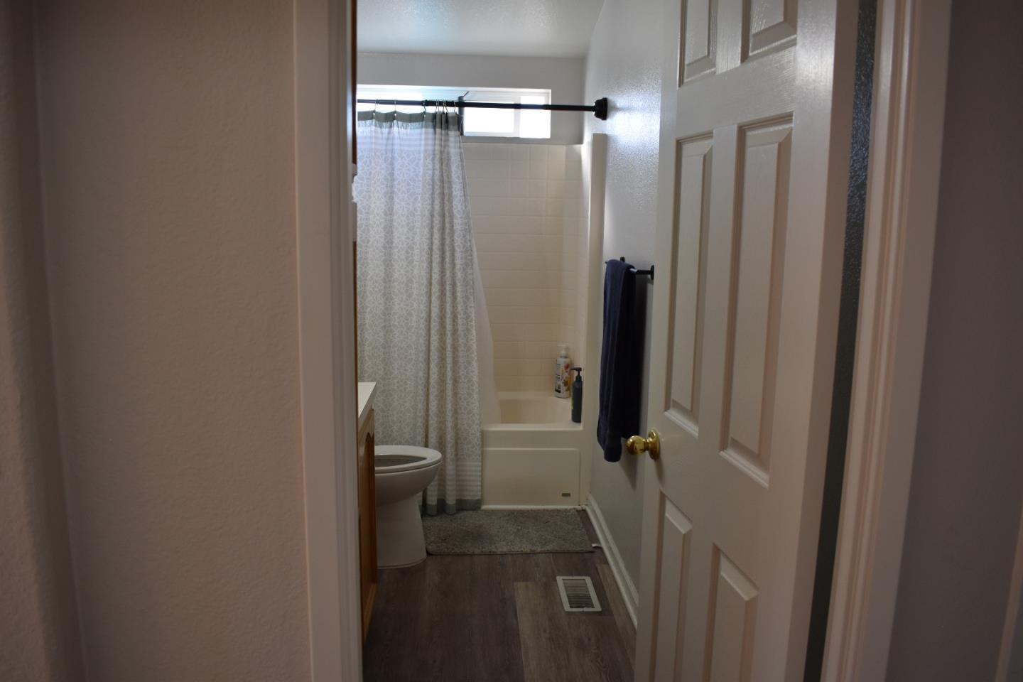 Detail Gallery Image 3 of 11 For 1201 Sycamore Terrace #122,  Sunnyvale,  CA 94086 - 2 Beds | 1 Baths