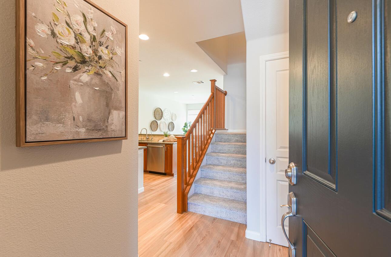 Detail Gallery Image 5 of 47 For 145 Atherton Loop, Aptos,  CA 95003 - 2 Beds | 2/1 Baths