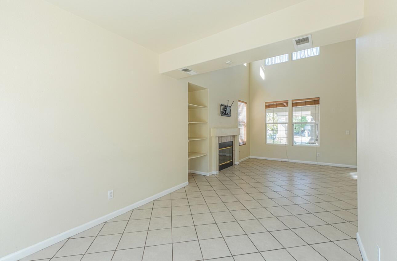 Detail Gallery Image 12 of 34 For 1592 Hughes Way, Salinas,  CA 93905 - 3 Beds | 2 Baths