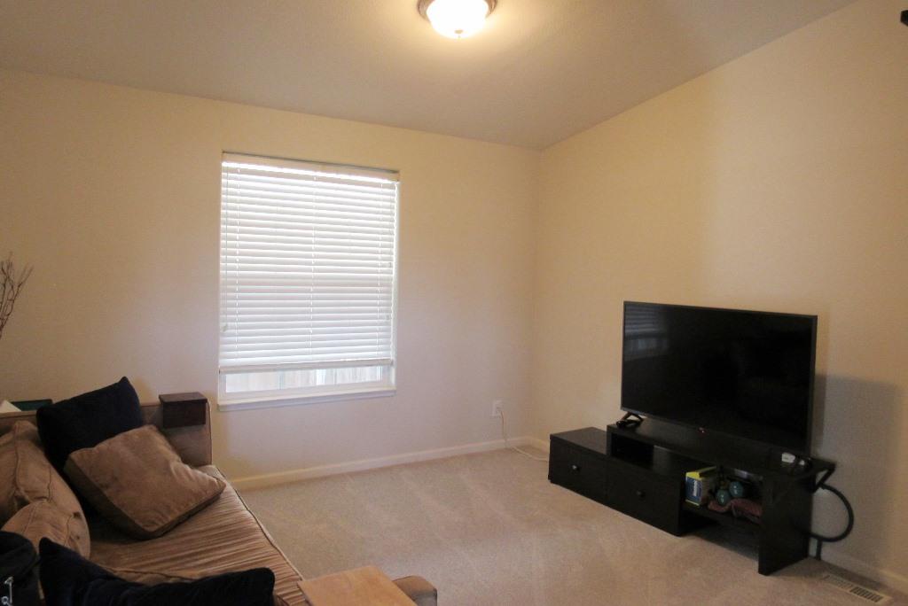 Detail Gallery Image 12 of 25 For 1085 Tasman Dr #690,  Sunnyvale,  CA 94089 - 3 Beds | 2 Baths