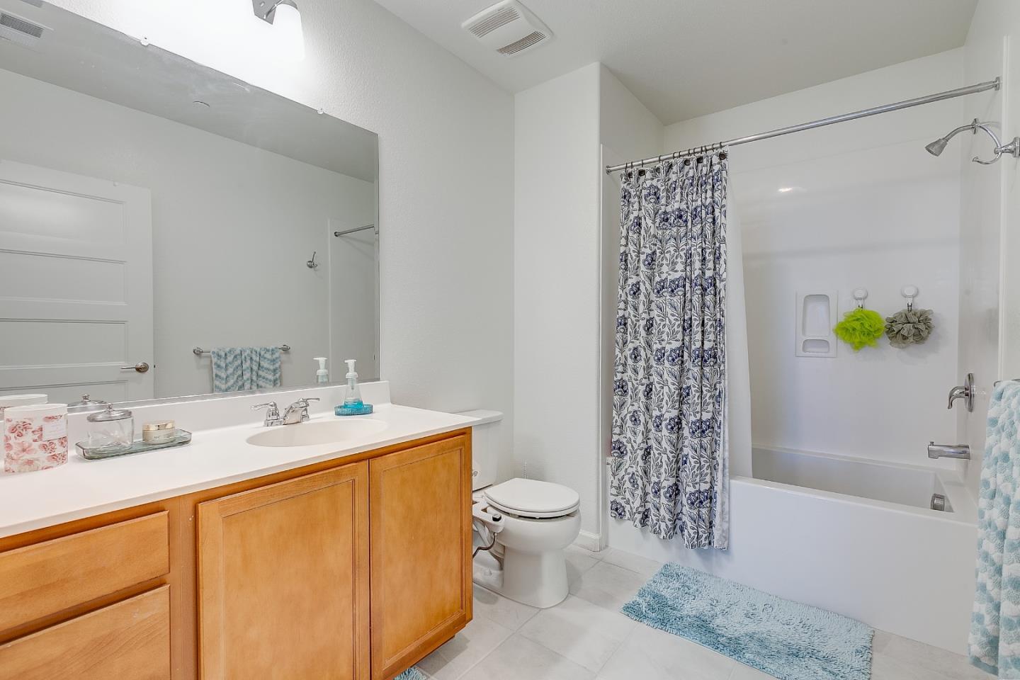 Detail Gallery Image 30 of 40 For 350 Llano De Los Robles Ave #2,  San Jose,  CA 95136 - 2 Beds | 1/1 Baths