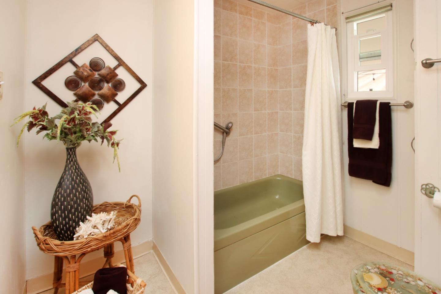 Detail Gallery Image 12 of 28 For 1555 Merrill St #147,  Santa Cruz,  CA 95062 - 2 Beds | 2 Baths