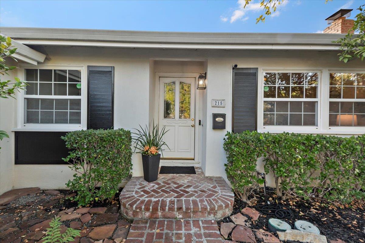 Detail Gallery Image 3 of 25 For 215 Jo Dr, Los Gatos,  CA 95032 - 3 Beds | 2 Baths