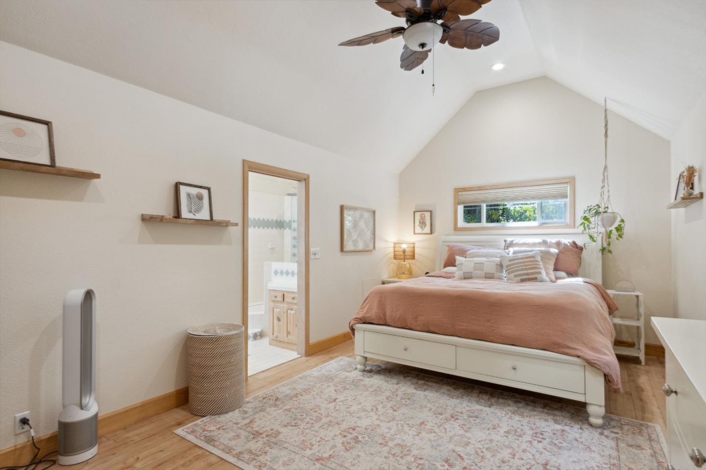 Detail Gallery Image 12 of 61 For 10380 Love Creek Rd, Ben Lomond,  CA 95005 - 4 Beds | 3/1 Baths