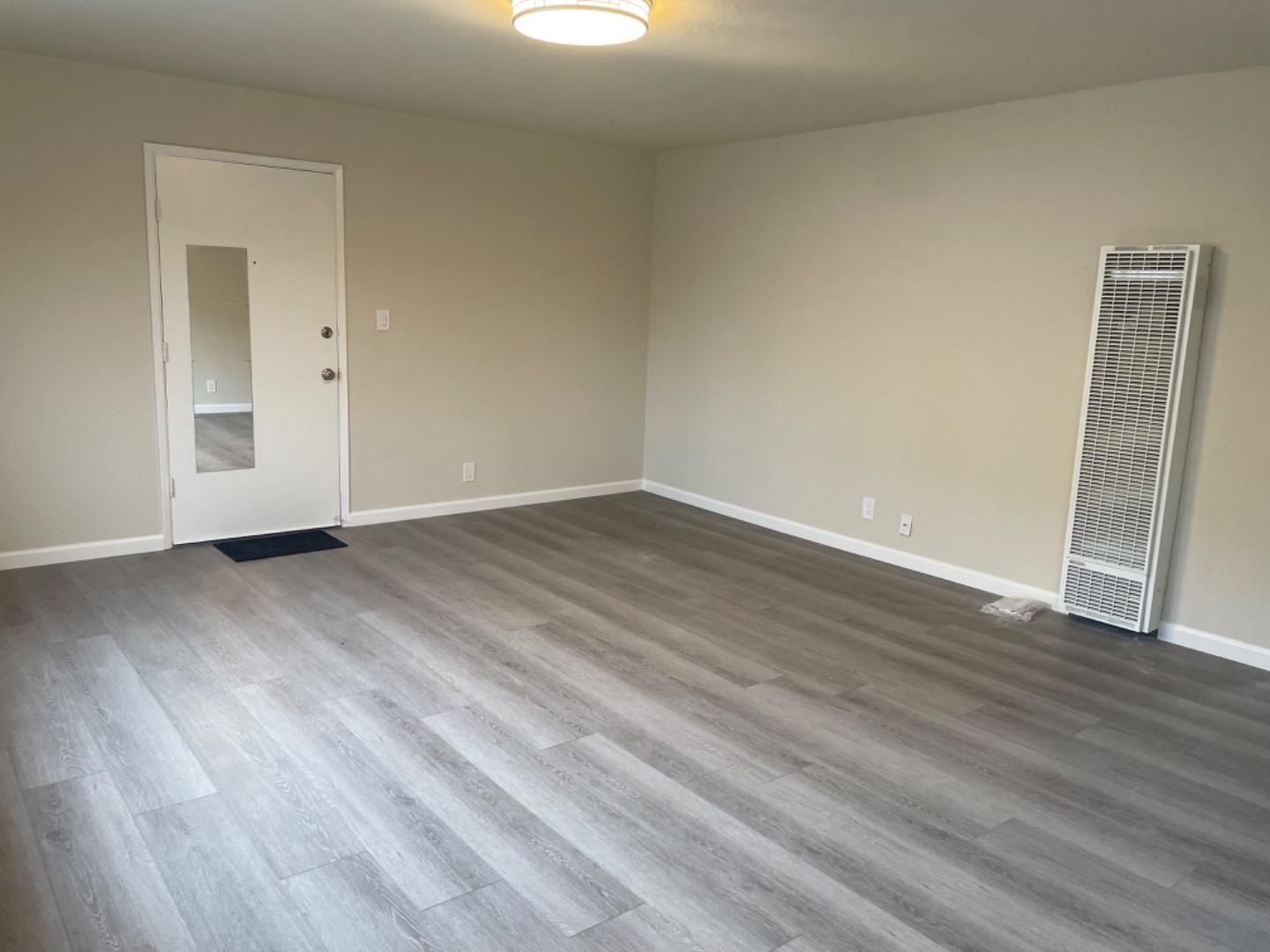 Detail Gallery Image 4 of 22 For 3569 Agate Dr #7,  Santa Clara,  CA 95051 - 2 Beds | 1/1 Baths