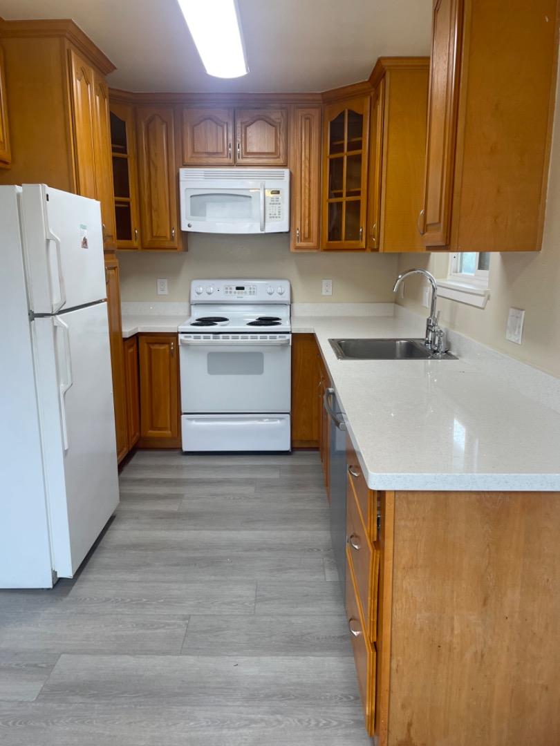 Detail Gallery Image 6 of 22 For 3569 Agate Dr #7,  Santa Clara,  CA 95051 - 2 Beds | 1/1 Baths
