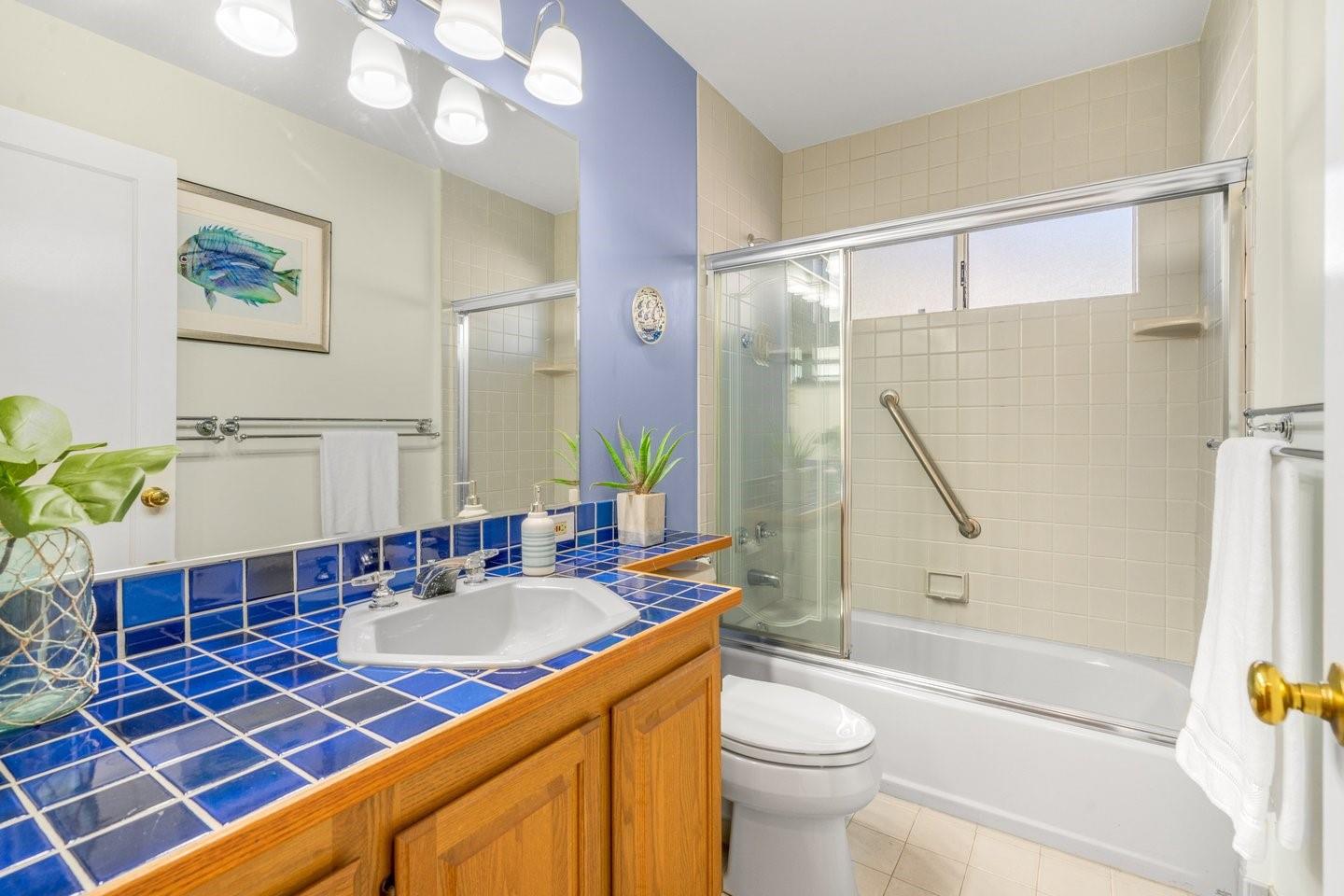 Detail Gallery Image 19 of 41 For 225 Clifton Ave, San Carlos,  CA 94070 - 4 Beds | 2 Baths