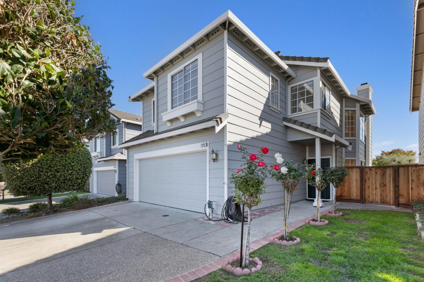 Detail Gallery Image 1 of 20 For 18862 Sydney Cir, Castro Valley,  CA 94546 - 4 Beds | 2/1 Baths