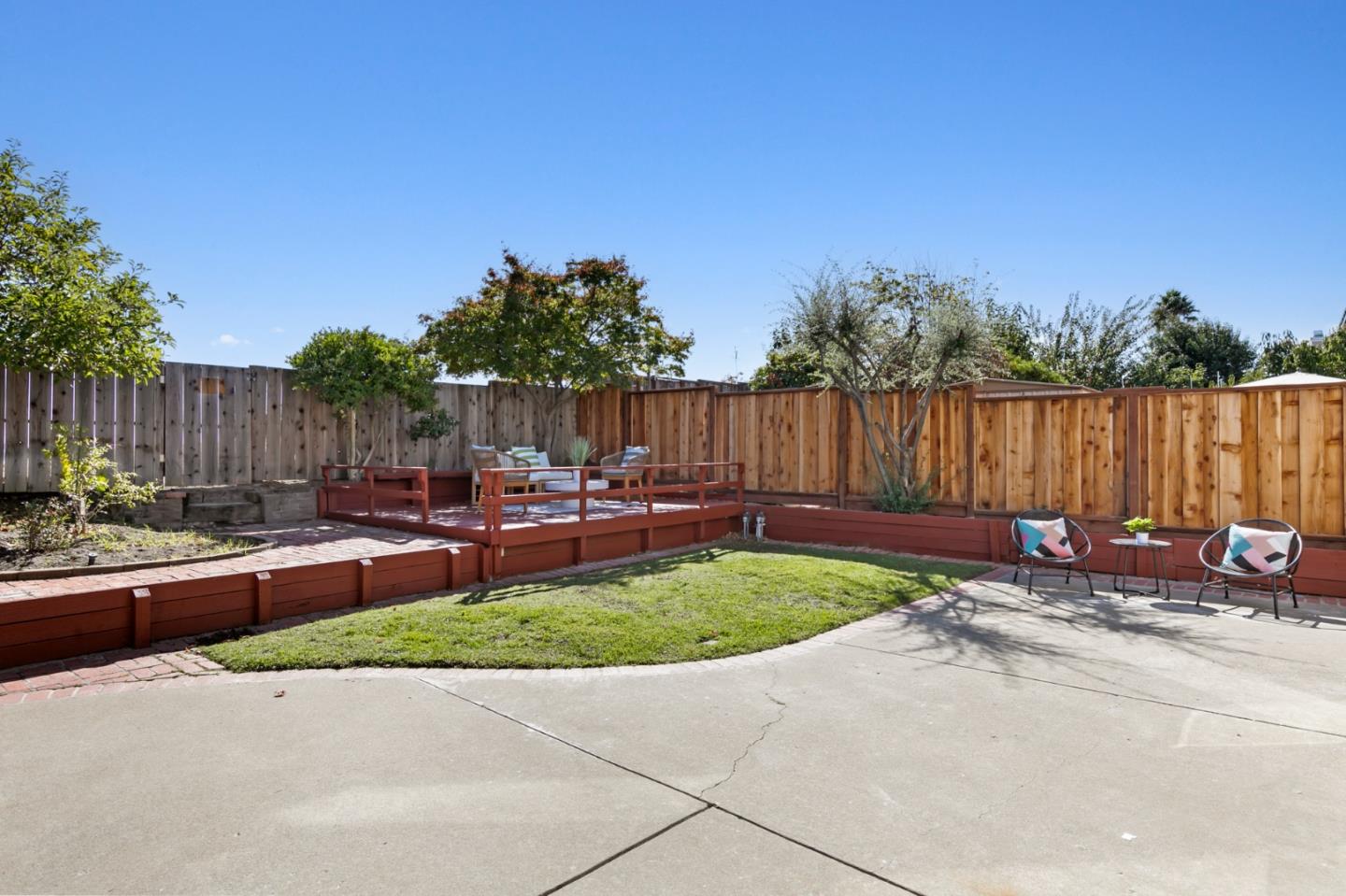 Detail Gallery Image 17 of 20 For 18862 Sydney Cir, Castro Valley,  CA 94546 - 4 Beds | 2/1 Baths