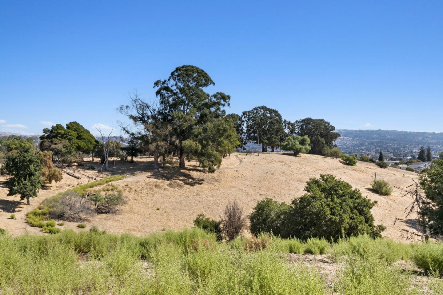 Detail Gallery Image 20 of 20 For 18862 Sydney Cir, Castro Valley,  CA 94546 - 4 Beds | 2/1 Baths