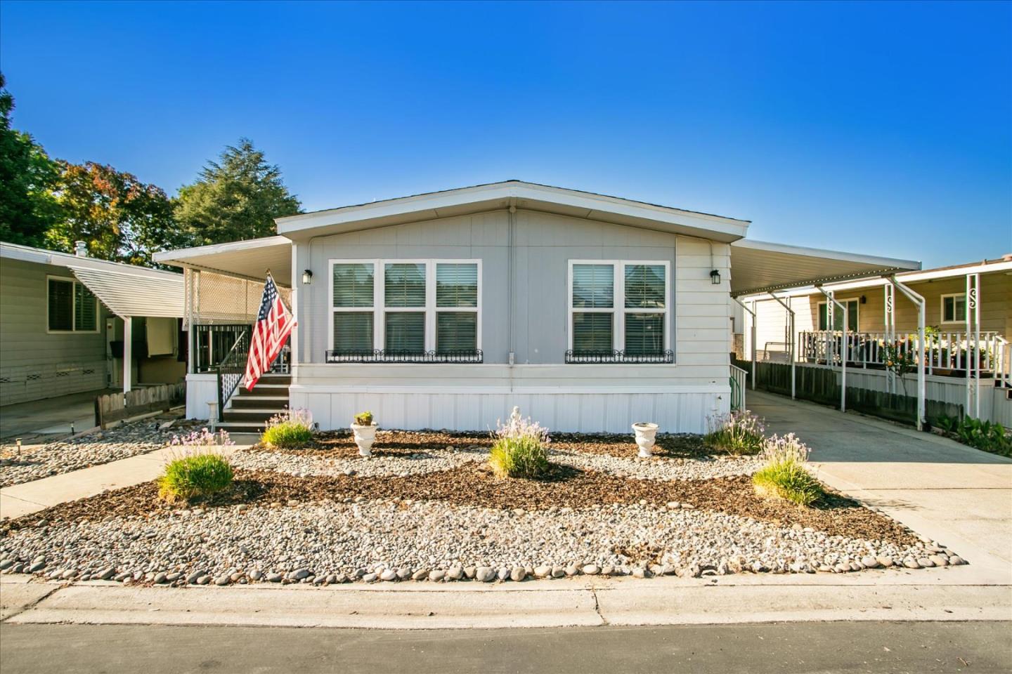 Detail Gallery Image 1 of 39 For 101 Melody Ln #101,  Morgan Hill,  CA 95037 - 2 Beds | 2 Baths