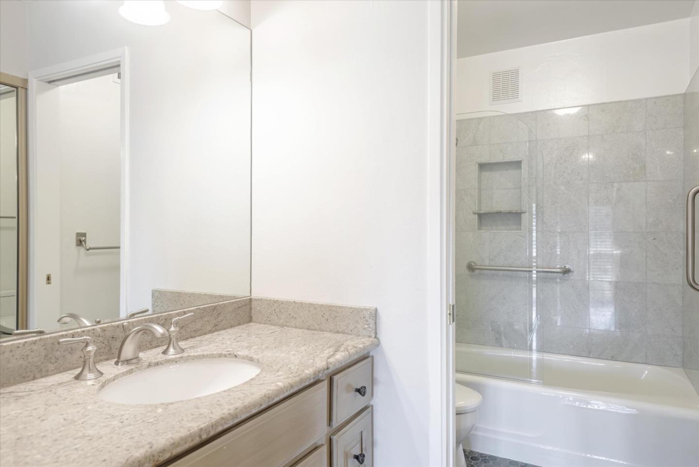 Detail Gallery Image 22 of 29 For 10 Scenic Way #303,  San Mateo,  CA 94403 - 2 Beds | 2 Baths