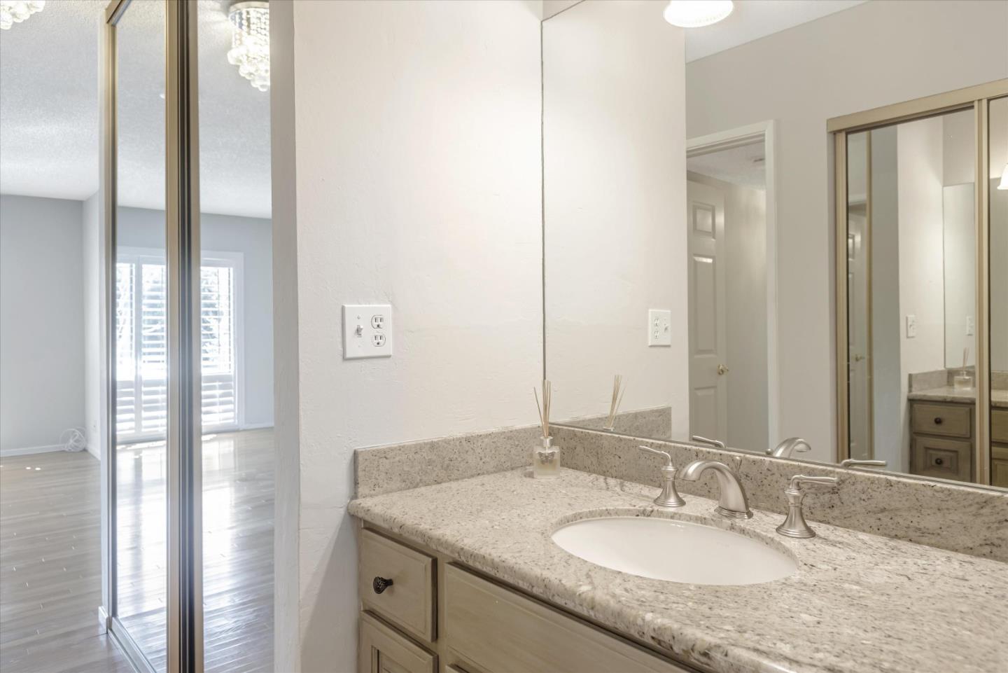 Detail Gallery Image 23 of 29 For 10 Scenic Way #303,  San Mateo,  CA 94403 - 2 Beds | 2 Baths