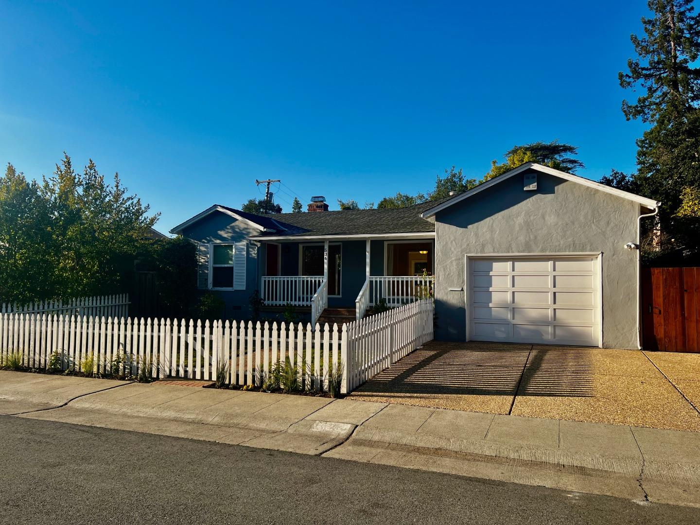 Detail Gallery Image 4 of 30 For 536 E Capistrano Way, San Mateo,  CA 94402 - 2 Beds | 1/1 Baths