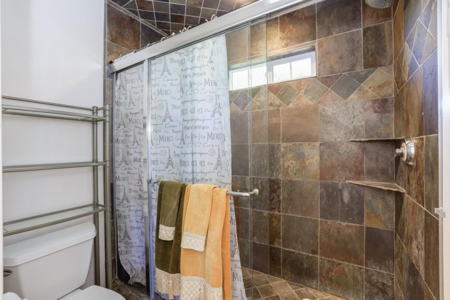 Detail Gallery Image 22 of 34 For 60 Monte Vista Way, Gilroy,  CA 95020 - 4 Beds | 2/1 Baths